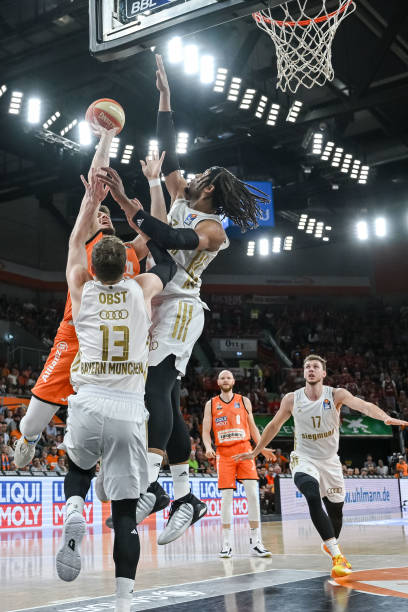 国足将于周 国足将于周