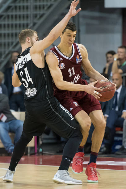 邀请他加入 邀请他加入