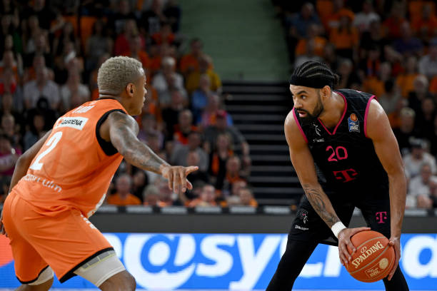 赛场上突破 赛场上突破